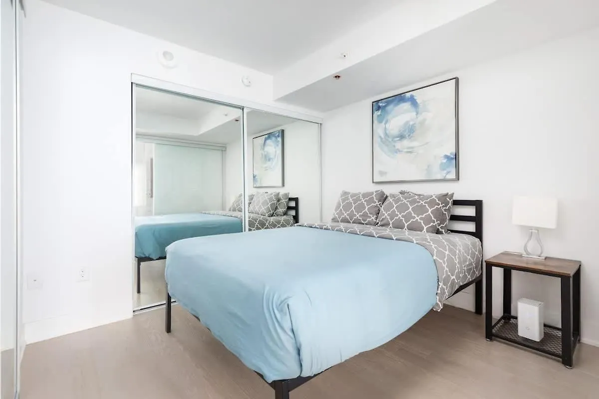 Practical Condo Downtown 3 Beds Uoft Toronto 0*,  Canada