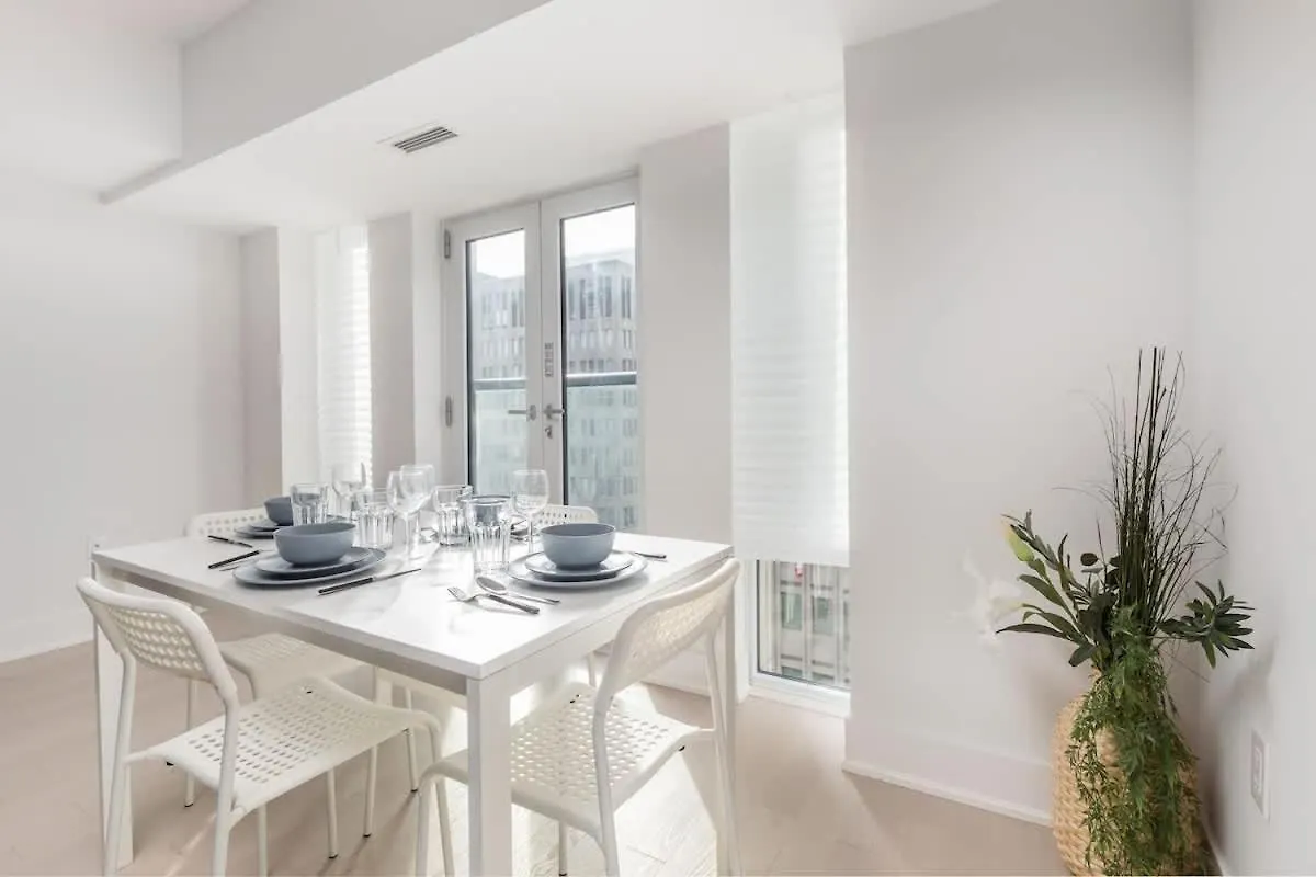 Practical Condo Downtown 3 Beds Uoft Toronto 0*,  Canada
