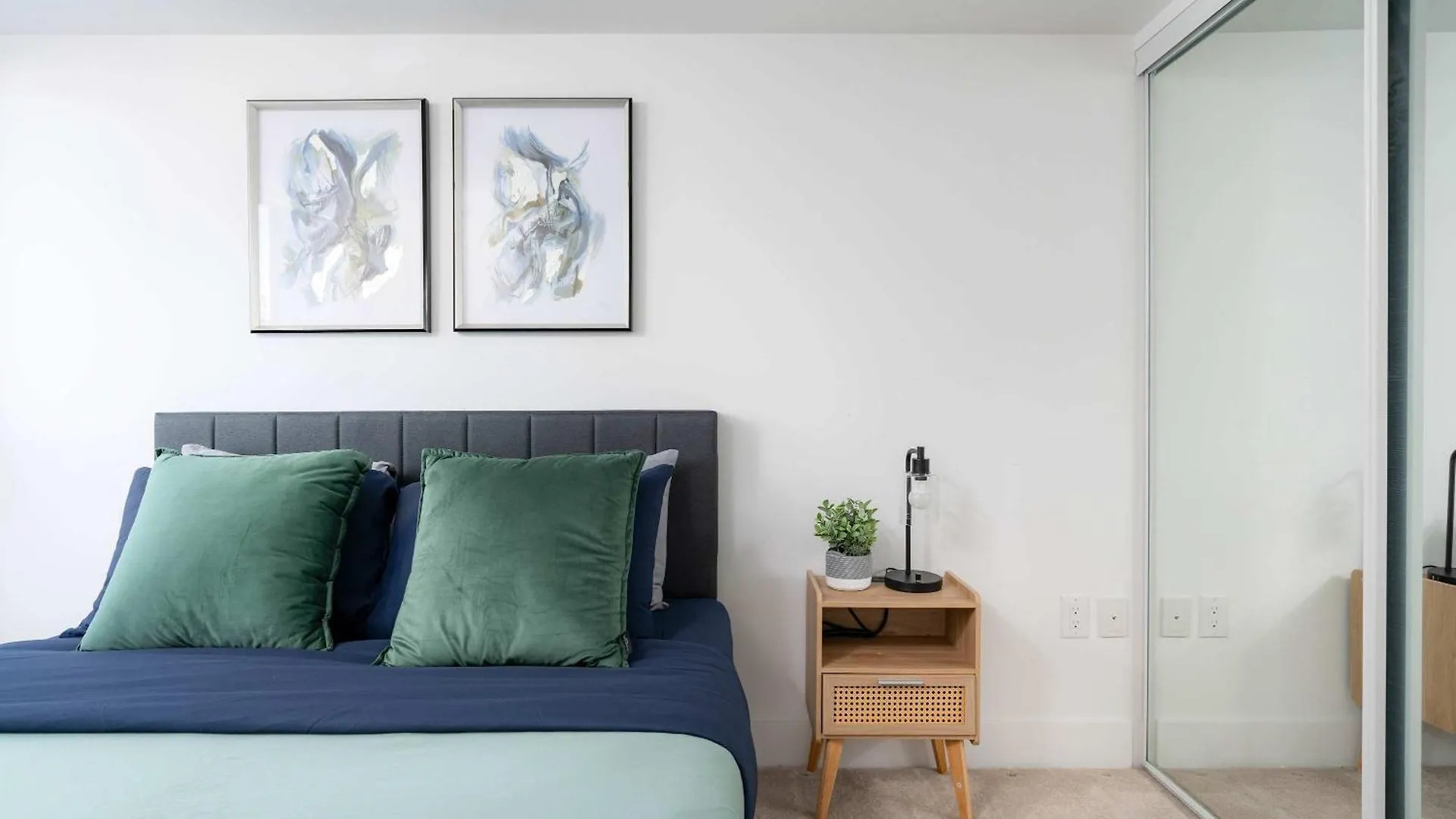 Practical Condo Downtown 3 Beds Uoft Toronto Canada
