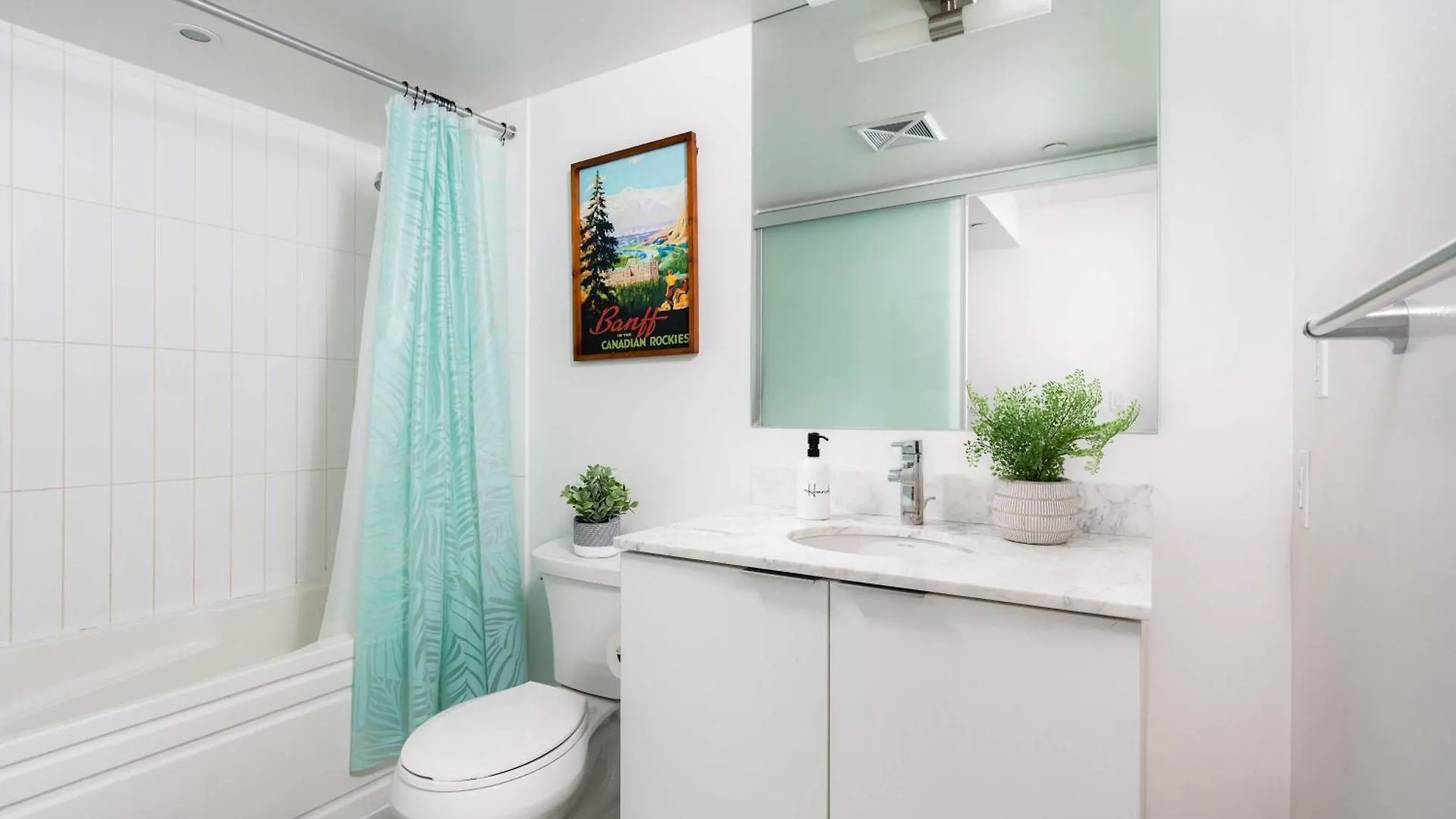 Practical Condo Downtown 3 Beds Uoft Toronto Apartment