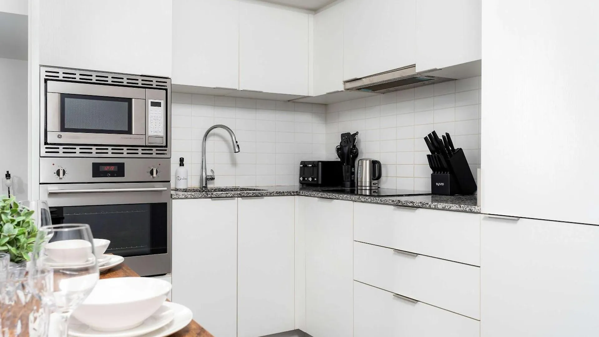 Practical Condo Downtown 3 Beds Uoft Toronto 0*,  Canada